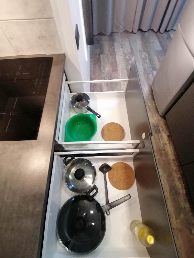 Erdvi Studija Spacious Studio Apartment Self Check In 빌뉴스 외부 사진